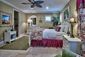 Villa Playa 5 Bedroom Holiday Home by Five Star Properties