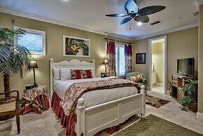 Villa Playa 5 Bedroom Holiday Home by Five Star Properties