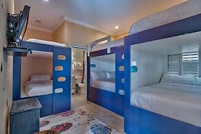 Honu Hale 5 Bedroom Holiday Home by Five Star Properties