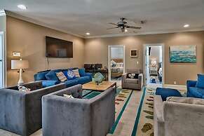 Honu Hale 5 Bedroom Holiday Home by Five Star Properties