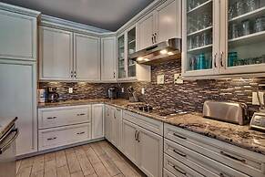 Honu Hale 5 Bedroom Holiday Home by Five Star Properties