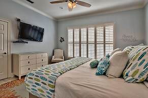 Honu Hale 5 Bedroom Holiday Home by Five Star Properties