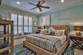 Honu Hale 5 Bedroom Holiday Home by Five Star Properties