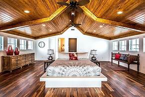 Kates Porch 7 Bedroom Holiday Home by Five Star Properties