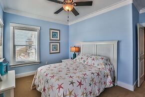 Las Olas 8 Bedroom Holiday Home by Five Star Properties