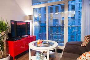 Toronto Queen Suites