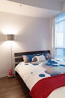 Toronto Queen Suites
