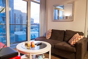 Toronto Queen Suites