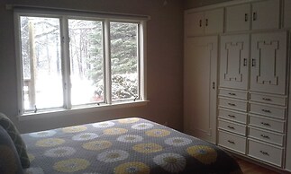 Loya's Little House Bed & Breakfast