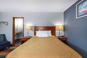 Travelodge by Wyndham Spirit Lake/Okoboji
