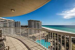 Beach Front Destination 3 Bedroom Holiday Home by Five Star Properties