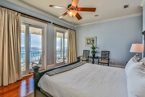 Bella Beach 5 Bedroom Holiday Home by Five Star Properties