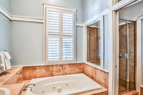 Bella Beach 5 Bedroom Holiday Home by Five Star Properties