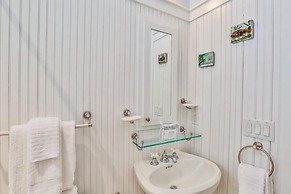 Bella Beach 5 Bedroom Holiday Home by Five Star Properties