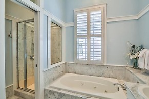 Bella Beach 5 Bedroom Holiday Home by Five Star Properties