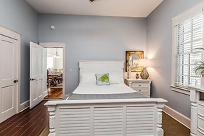 Bella Beach 5 Bedroom Holiday Home by Five Star Properties