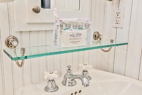 Bella Beach 5 Bedroom Holiday Home by Five Star Properties