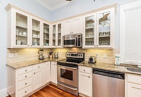 Bella Beach 5 Bedroom Holiday Home by Five Star Properties