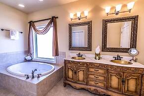 Bella Destina 5 Bedroom Holiday Home by Five Star Properties