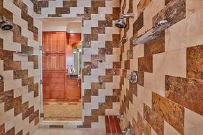 Bella Luna 4 Bedroom Holiday Home by Five Star Properties