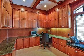 Bella Luna 4 Bedroom Holiday Home by Five Star Properties