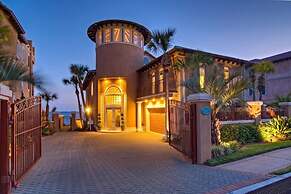 Bella Luna 4 Bedroom Holiday Home by Five Star Properties