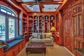 Bella Luna 4 Bedroom Holiday Home by Five Star Properties