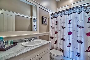 Bella Vizio 5 Bedroom Holiday Home by Five Star Properties