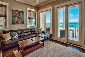 Bella Vizio 5 Bedroom Holiday Home by Five Star Properties