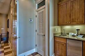 Bella Vizio 5 Bedroom Holiday Home by Five Star Properties