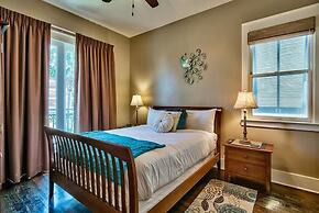 Bella Vizio 5 Bedroom Holiday Home by Five Star Properties