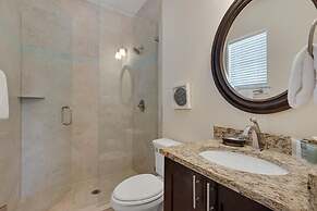 Beyond the Sea 5 Bedroom Holiday Home by Five Star Properties