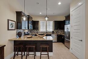 Beyond the Sea 5 Bedroom Holiday Home by Five Star Properties