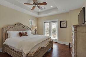 Beyond the Sea 5 Bedroom Holiday Home by Five Star Properties