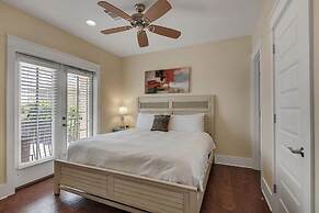 Beyond the Sea 5 Bedroom Holiday Home by Five Star Properties