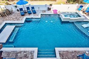 Big House by the Sea 8 Bedroom Holiday Home by Five Star Properties