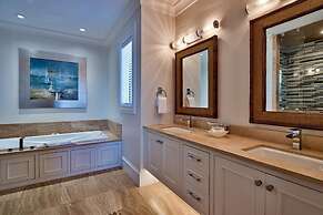 Big House by the Sea 8 Bedroom Holiday Home by Five Star Properties