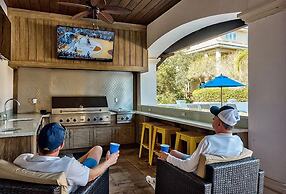 Big House by the Sea 8 Bedroom Holiday Home by Five Star Properties