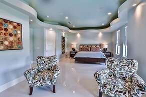 Bord du Mer 6 Bedroom Holiday Home by Five Star Properties