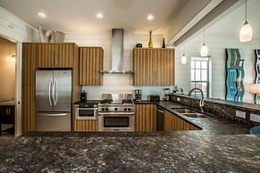 Bord du Mer 6 Bedroom Holiday Home by Five Star Properties