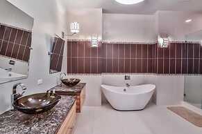 Bord du Mer 6 Bedroom Holiday Home by Five Star Properties