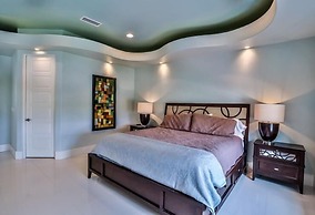 Bord du Mer 6 Bedroom Holiday Home by Five Star Properties