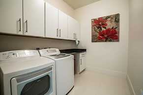 Bord du Mer 6 Bedroom Holiday Home by Five Star Properties