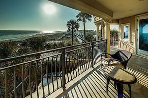 Capitano 7 Bedroom Holiday Home by Five Star Properties