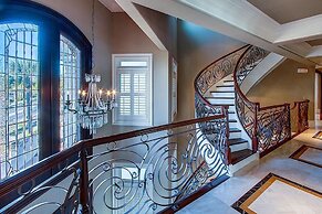 Capitano 7 Bedroom Holiday Home by Five Star Properties