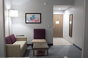 Days Inn & Suites by Wyndham Houston NW Cypress