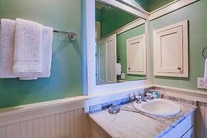 Villa Royale 5 Bedroom Holiday Home by Five Star Properties