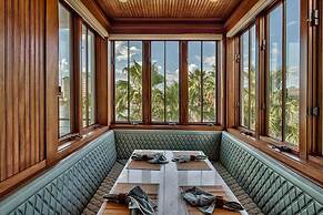 OLYMPIA CORAL SUITE 3 Bedroom Holiday Home by Five Star Properties