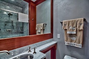 OLYMPIA DOLPHIN SUITE 3 Bedroom Holiday Home by Five Star Properties