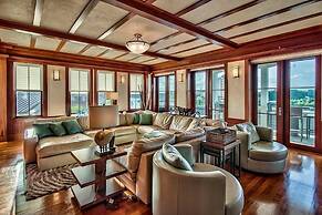 OLYMPIA DOLPHIN SUITE 3 Bedroom Holiday Home by Five Star Properties